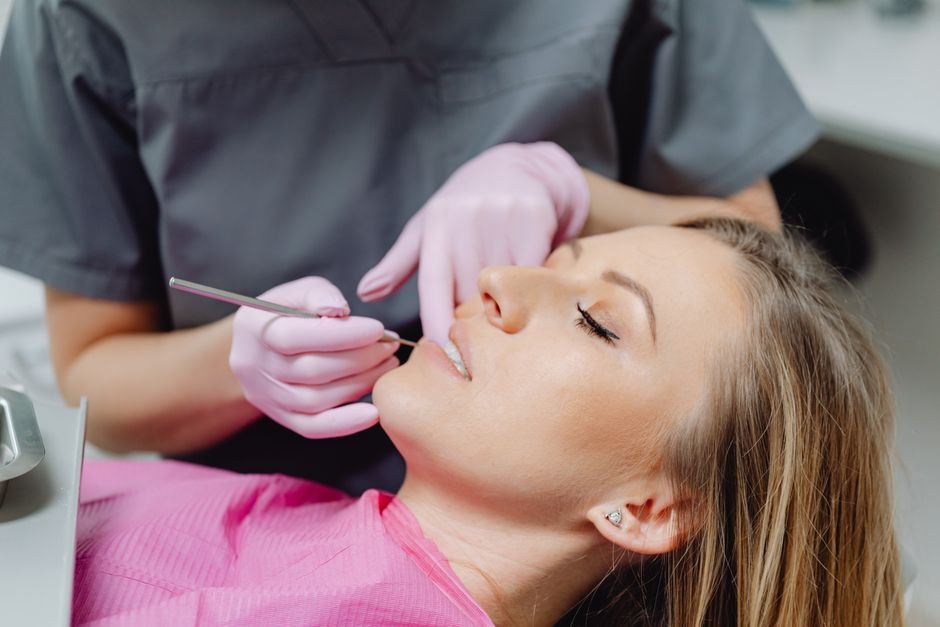 How to Handle a Chipped Tooth at Home